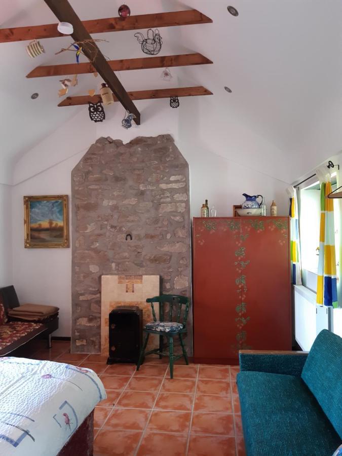 Back2Roots - Beautifully Restored Cottage, Doochary Eksteriør bilde